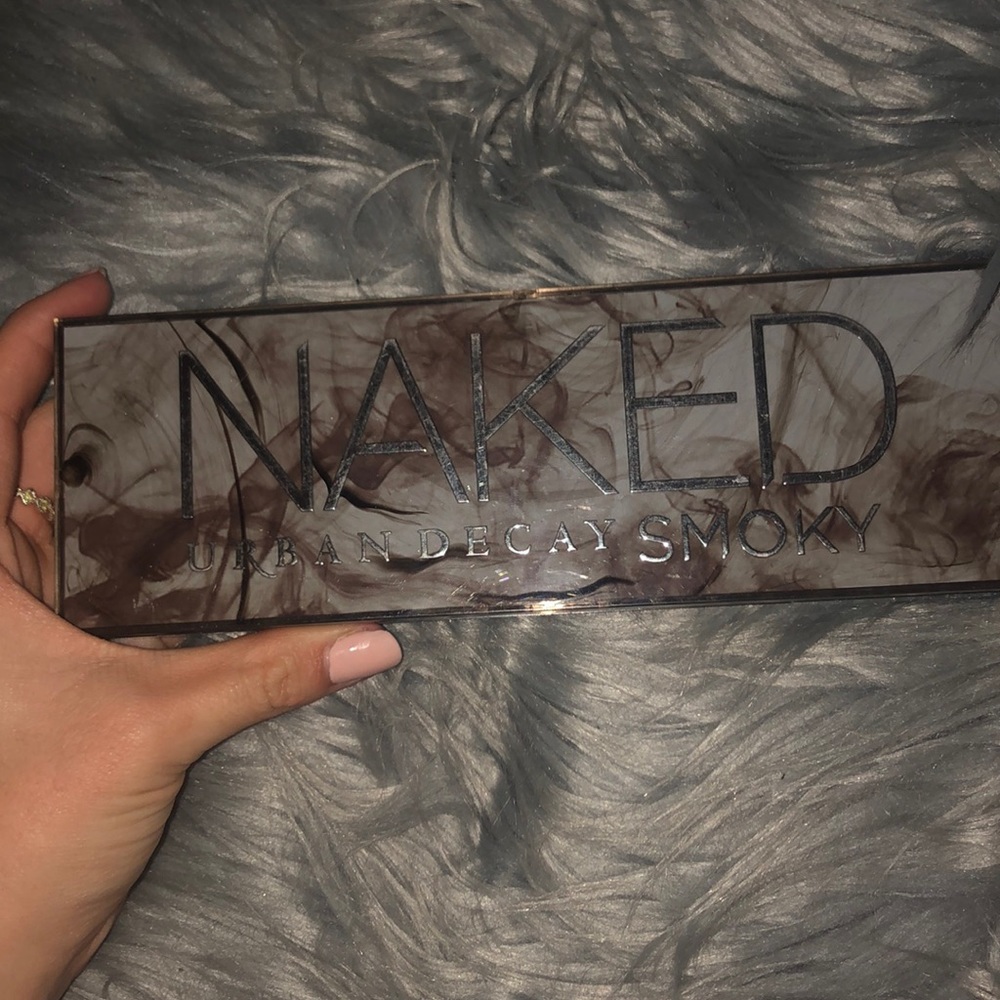 Naked urban decay Smokey pallet